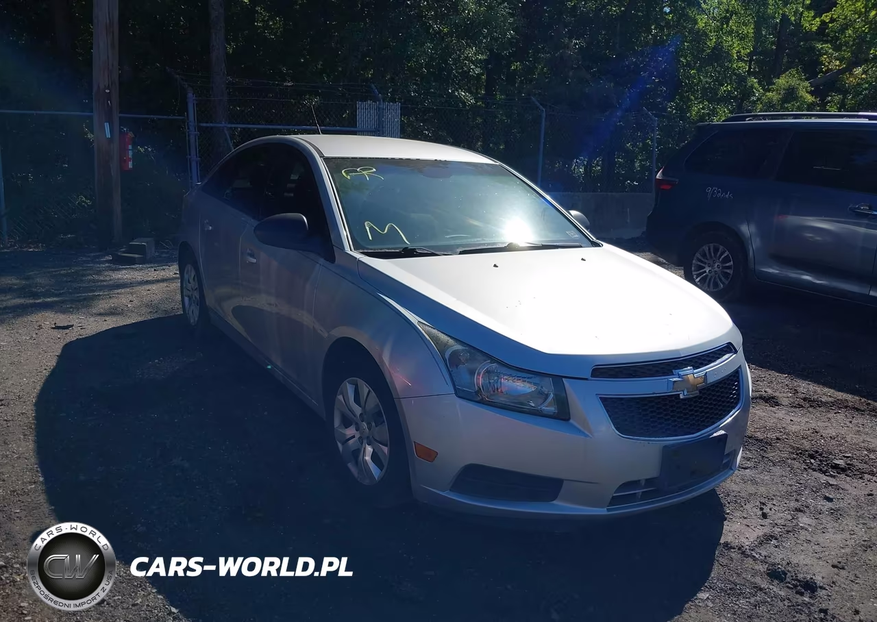 2014 Chevrolet Cruze Ls Auto – zdjęcie 1 z 11