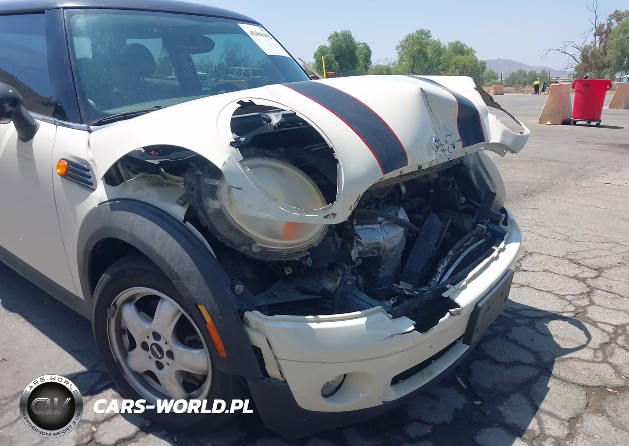 2010 Mini Cooper VIN:WMWMF3C54ATZ63182 - 12