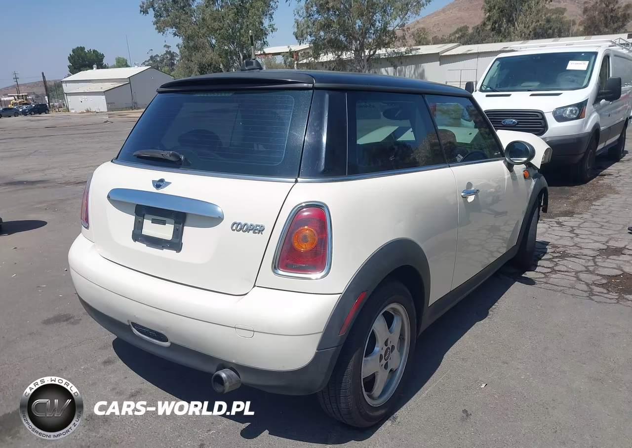 2010 Mini Cooper VIN:WMWMF3C54ATZ63182 - 4