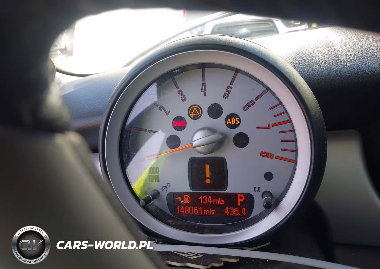 2010 Mini Cooper VIN:WMWMF3C54ATZ63182 - 7