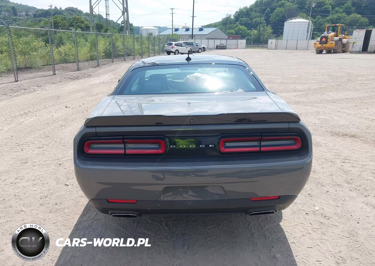 2018 Dodge Challenger Gt Awd VIN:2C3CDZGG2JH209685 - 17