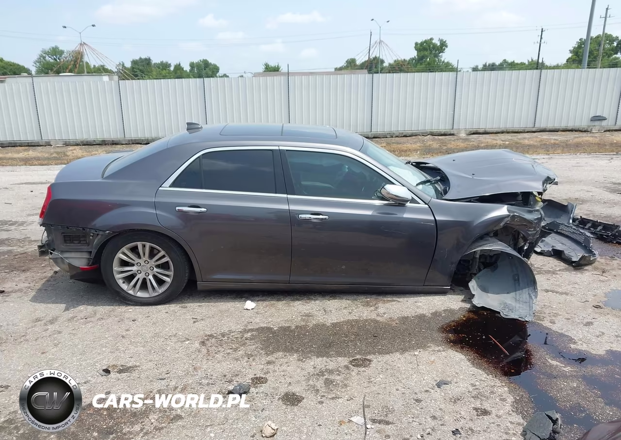 2016 Chrysler 300C VIN:2C3CCAEG2GH324495 - 13
