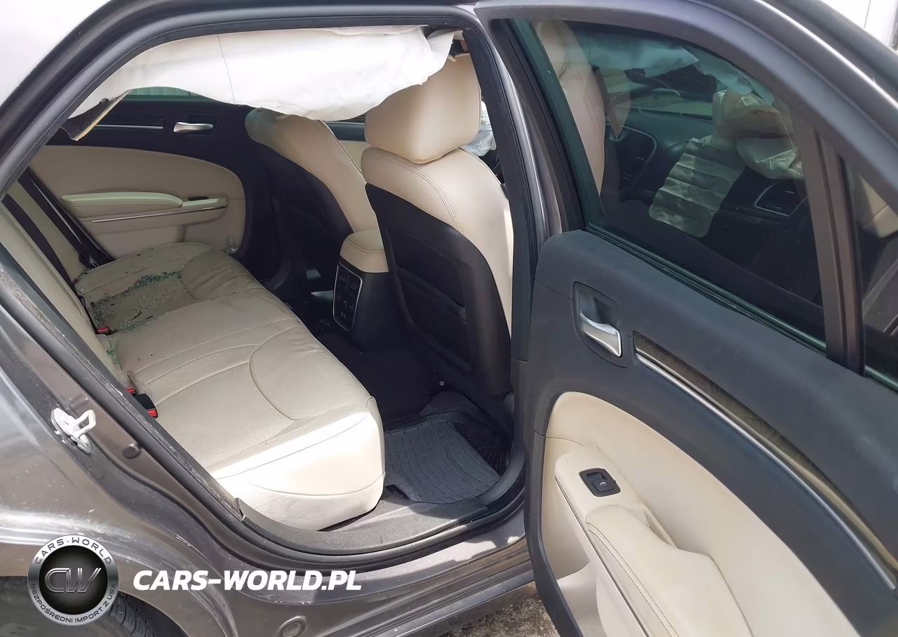 2016 Chrysler 300C VIN:2C3CCAEG2GH324495 - 8