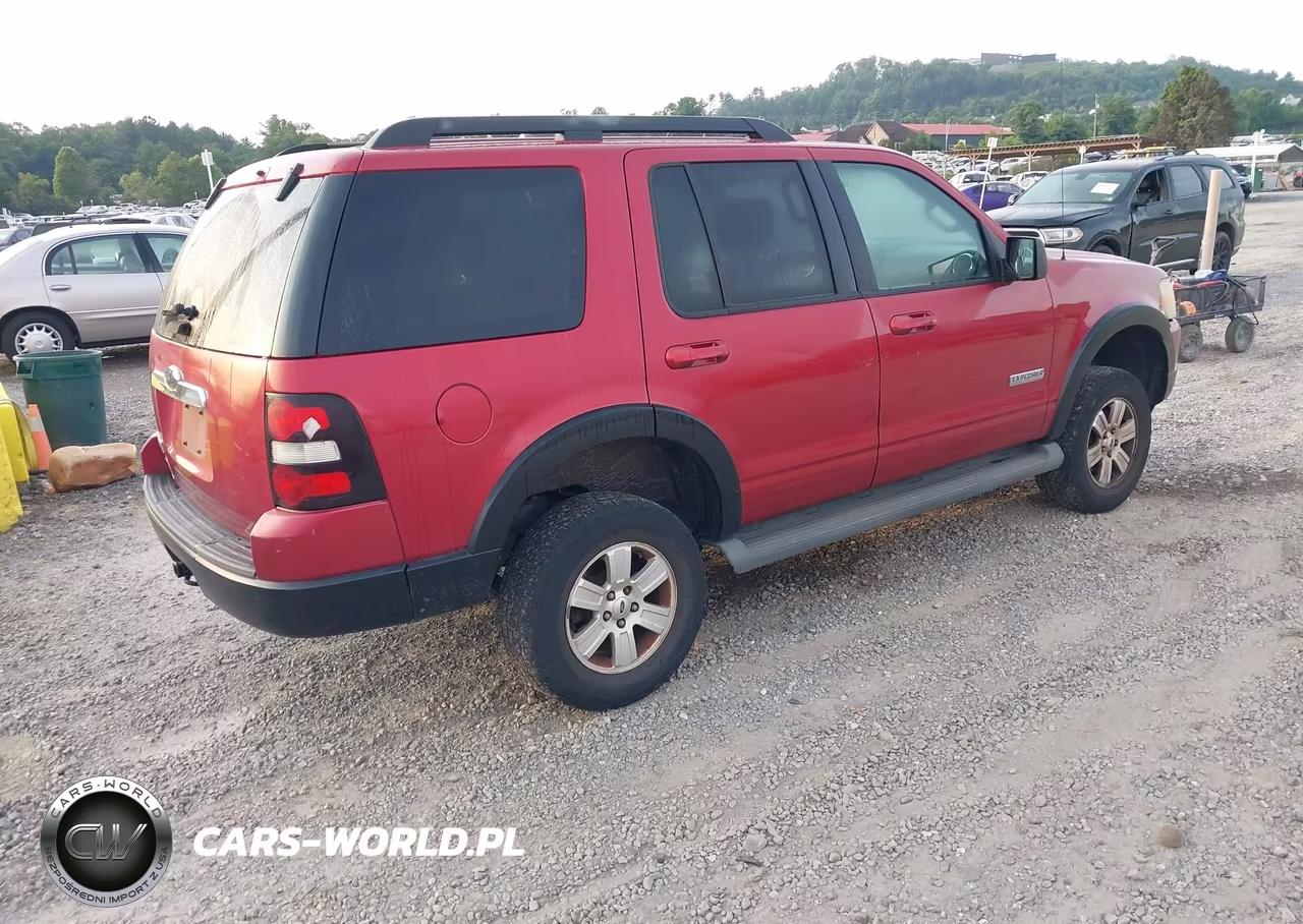 2008 Ford Explorer Xlt VIN:1FMEU63E78UB05591 - 4