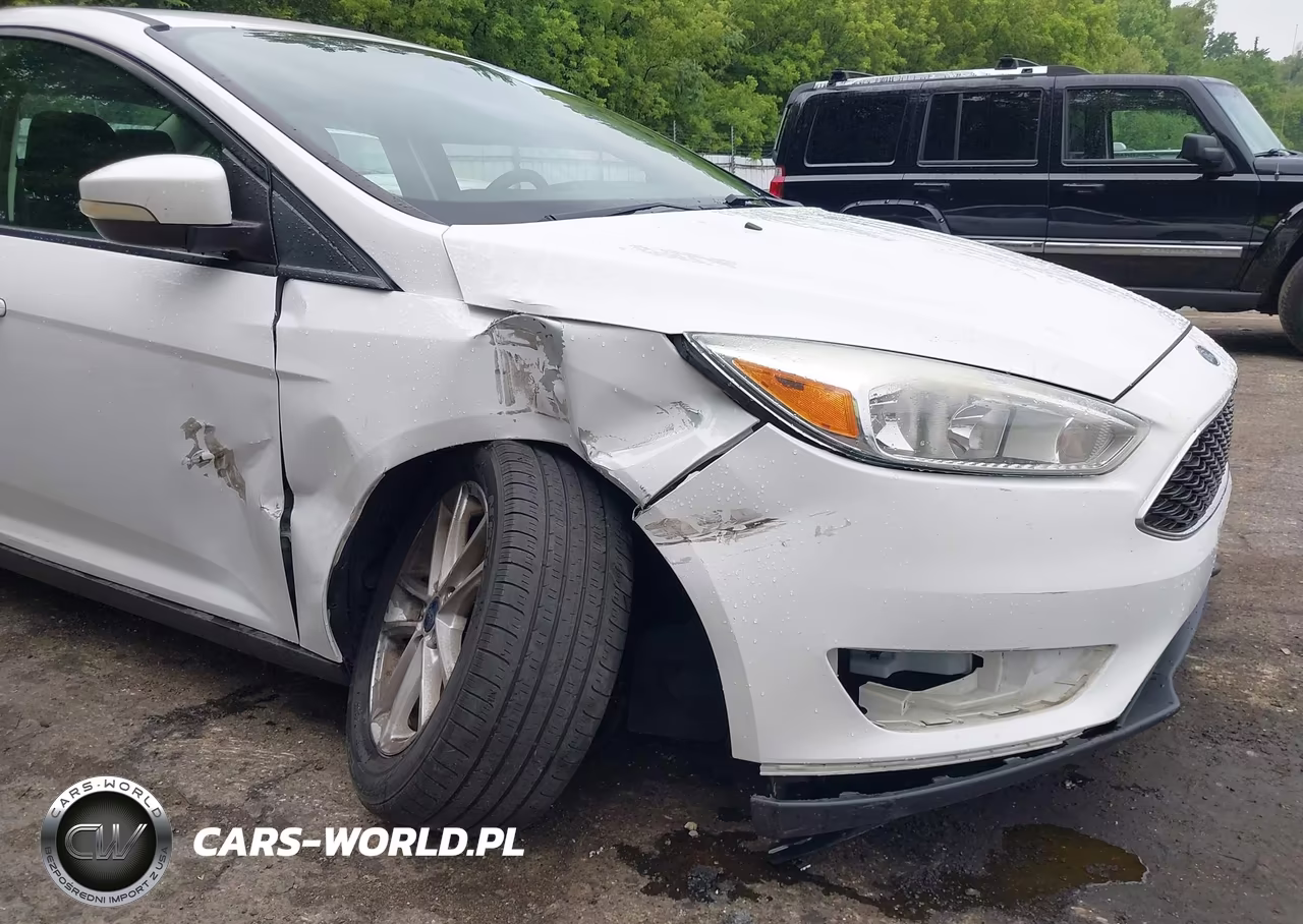 2015 Ford Focus Se VIN:1FADP3F20FL204141 - 6