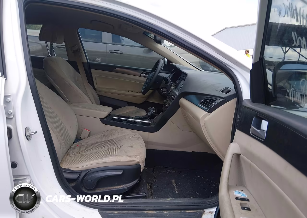 2017 Hyundai Sonata Sport VIN:5NPE34AF6HH471690 - 5