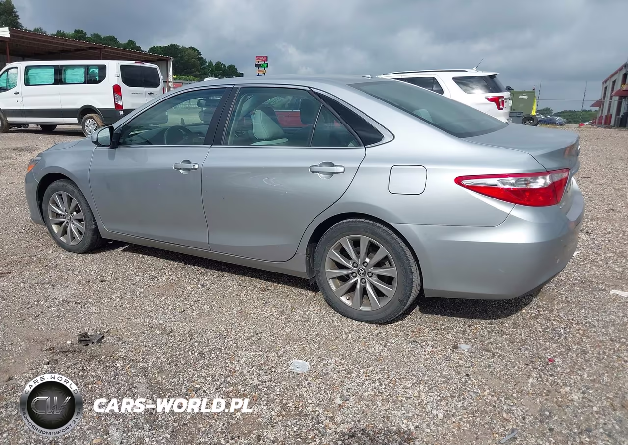 2017 Toyota Camry Xle VIN:4T1BF1FK7HU704153 - 3