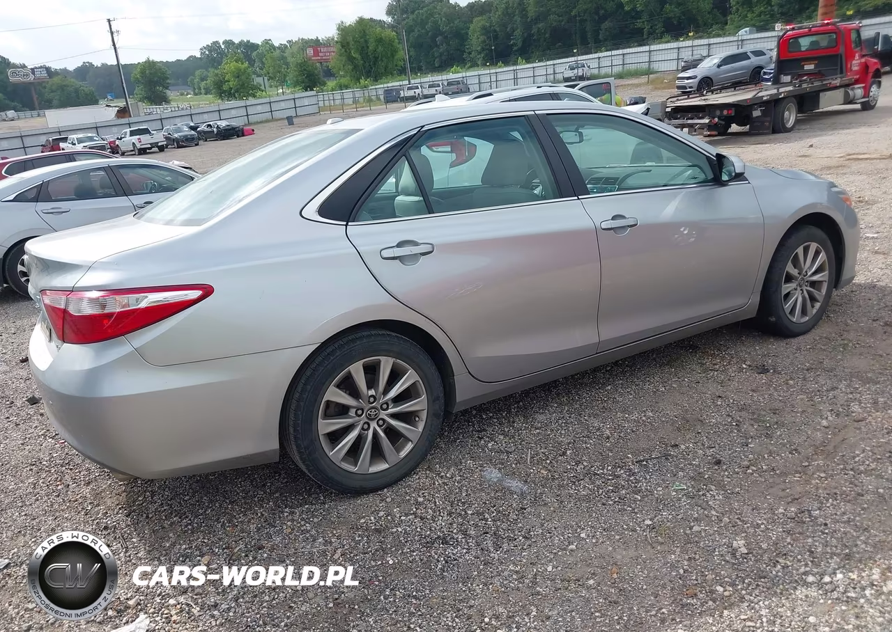 2017 Toyota Camry Xle VIN:4T1BF1FK7HU704153 - 4