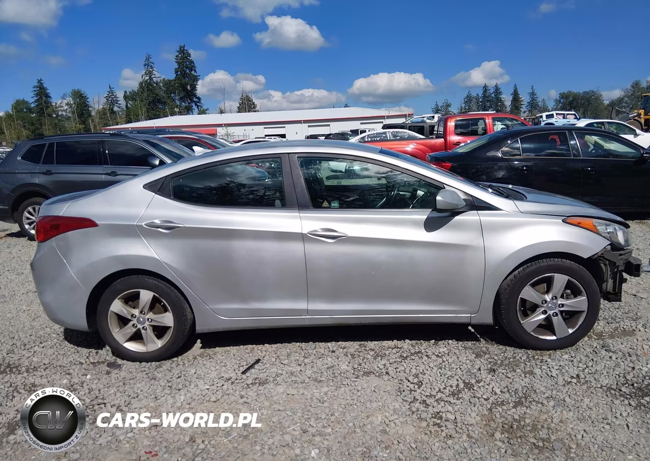 2013 Hyundai Elantra Gls VIN:KMHDH4AE8DU992555 - 13