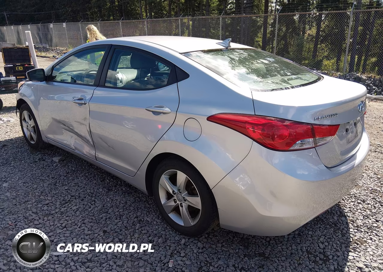 2013 Hyundai Elantra Gls VIN:KMHDH4AE8DU992555 - 3