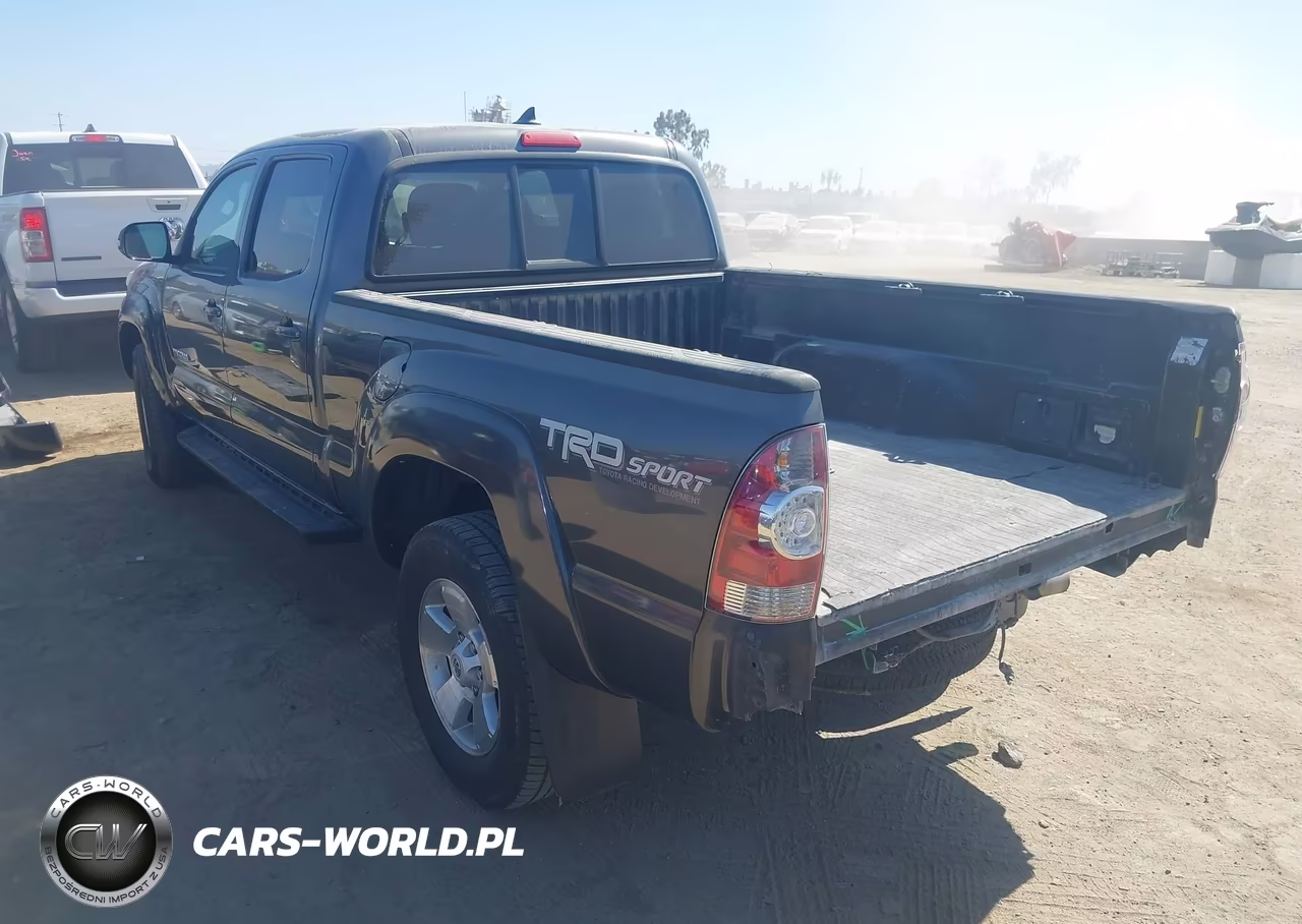 2015 Toyota Tacoma Prerunner V6 VIN:3TMKU4HN0FM044638 - 3