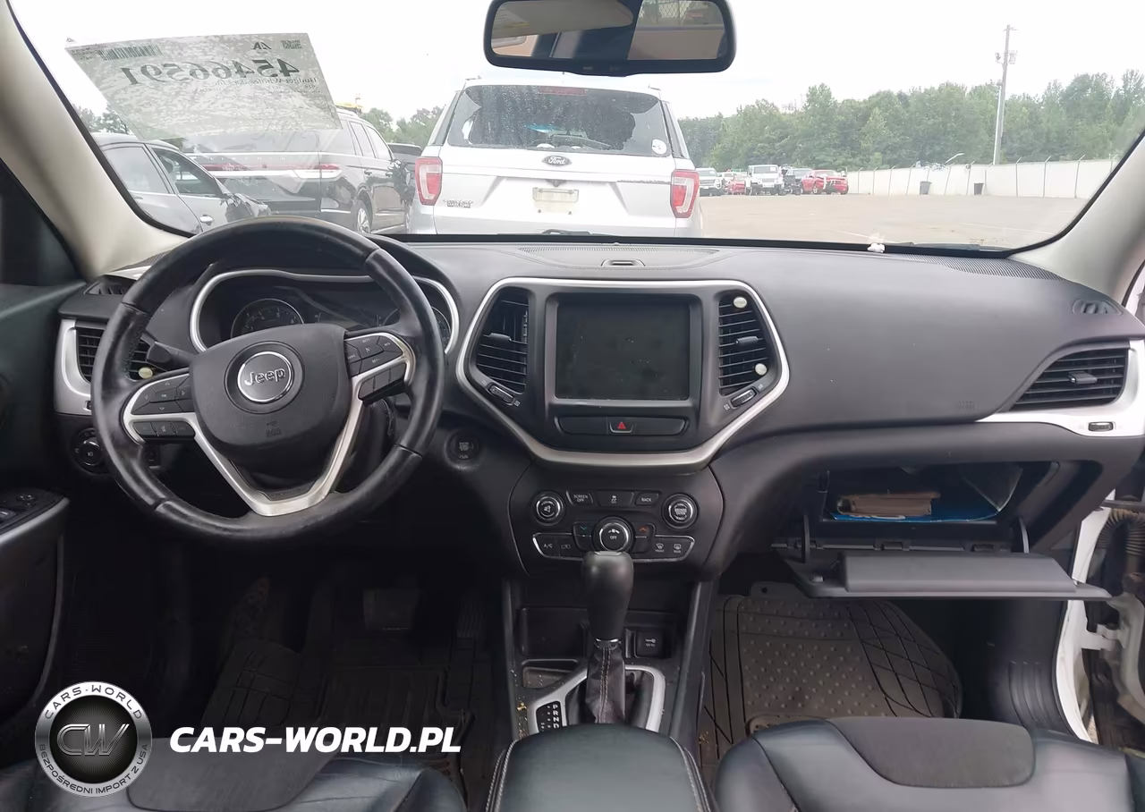 2018 Jeep Cherokee Latitude Plus Fwd VIN:1C4PJLLBOJD538413 - 17
