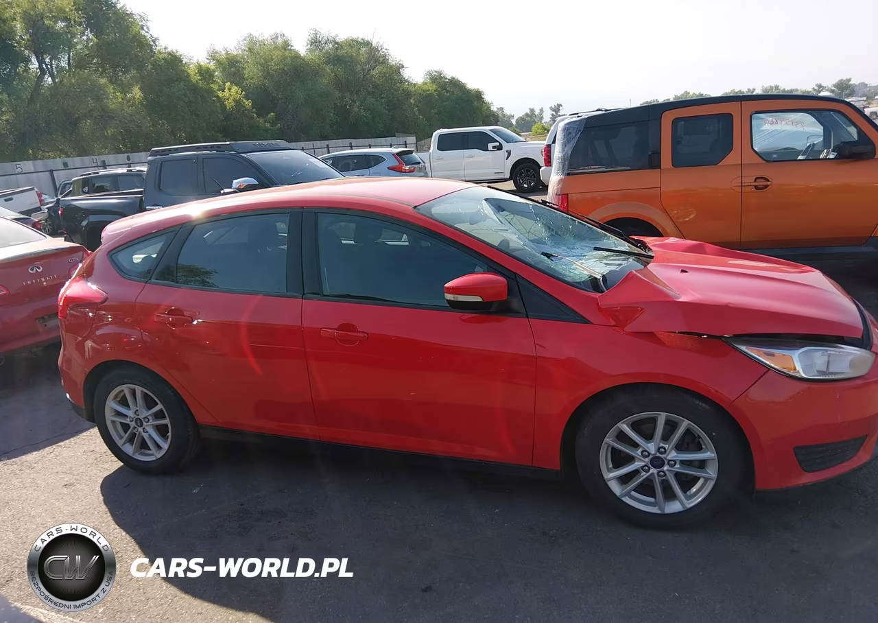 2016 Ford Focus Se VIN:1FADP3K24GL373554 - 13