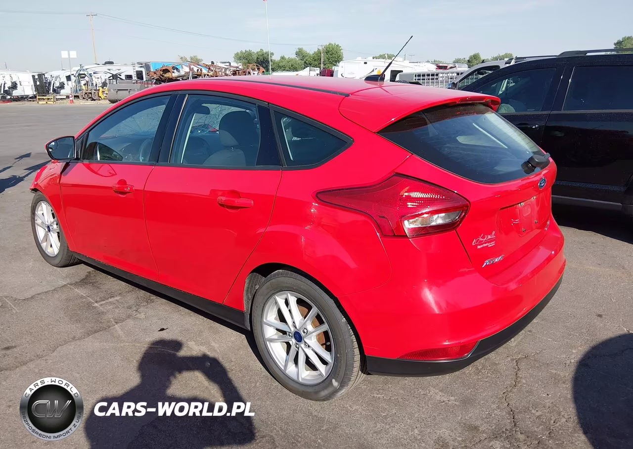 2016 Ford Focus Se VIN:1FADP3K24GL373554 - 3