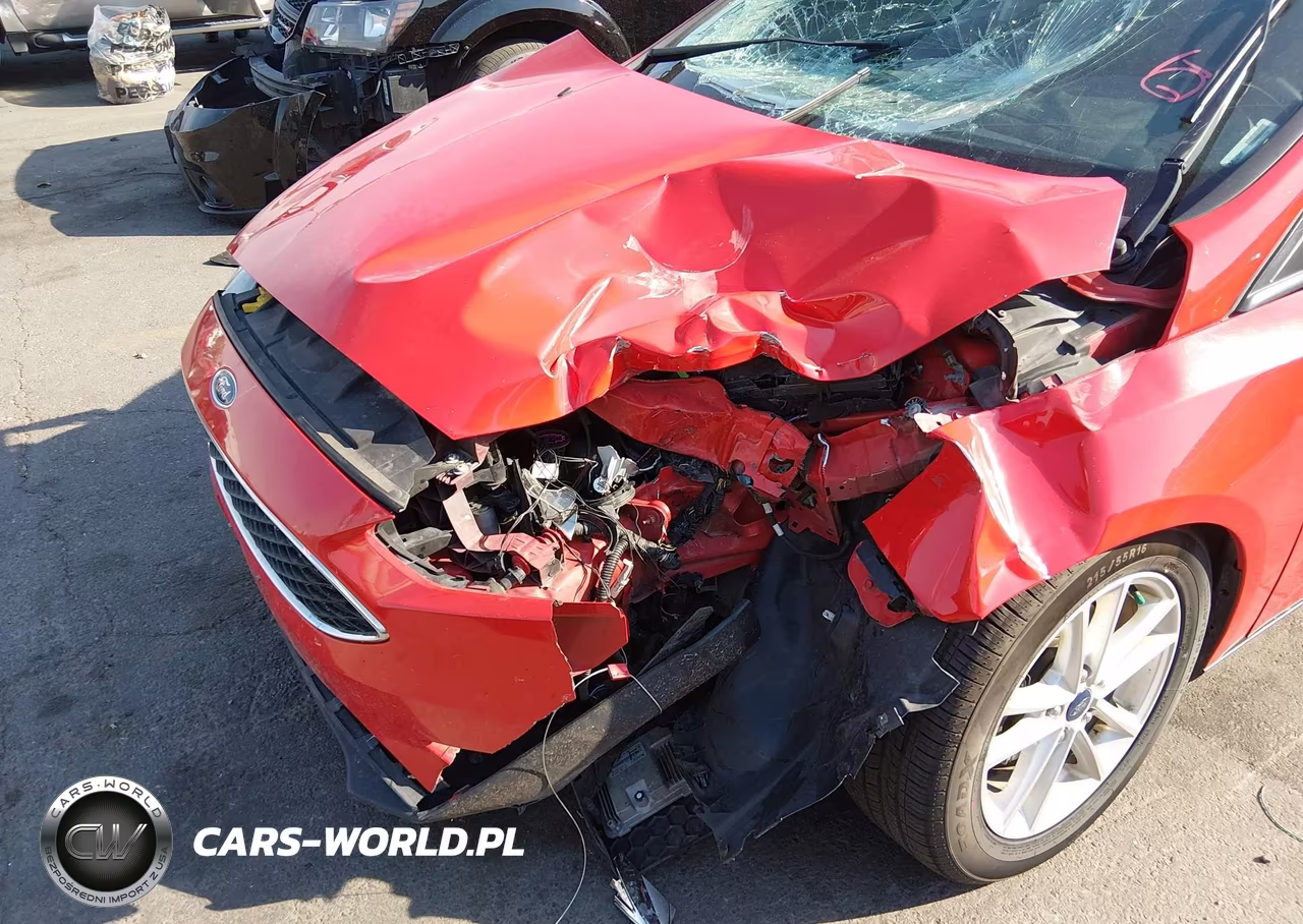 2016 Ford Focus Se VIN:1FADP3K24GL373554 - 6