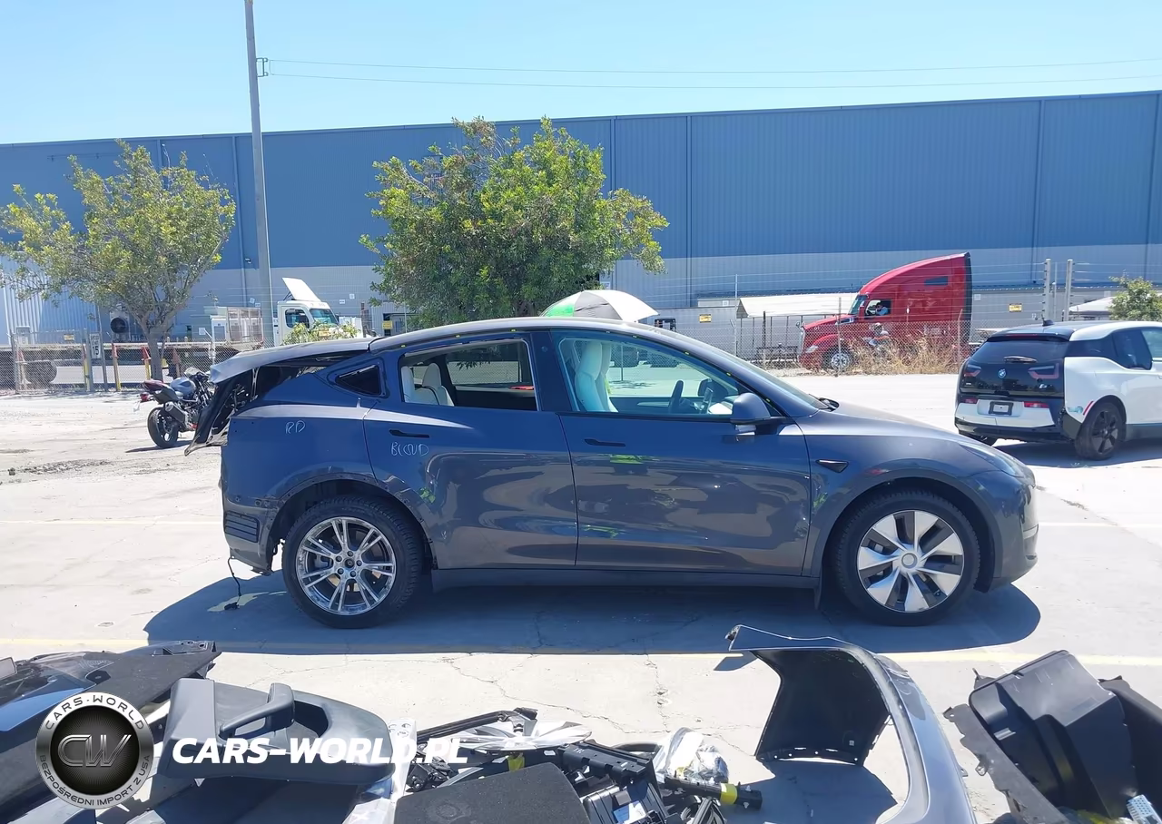 2023 Tesla Model Y Awd-Long Range Dual Motor All-Wheel Drive VIN:7SAYGDEE5PF690093 - 13