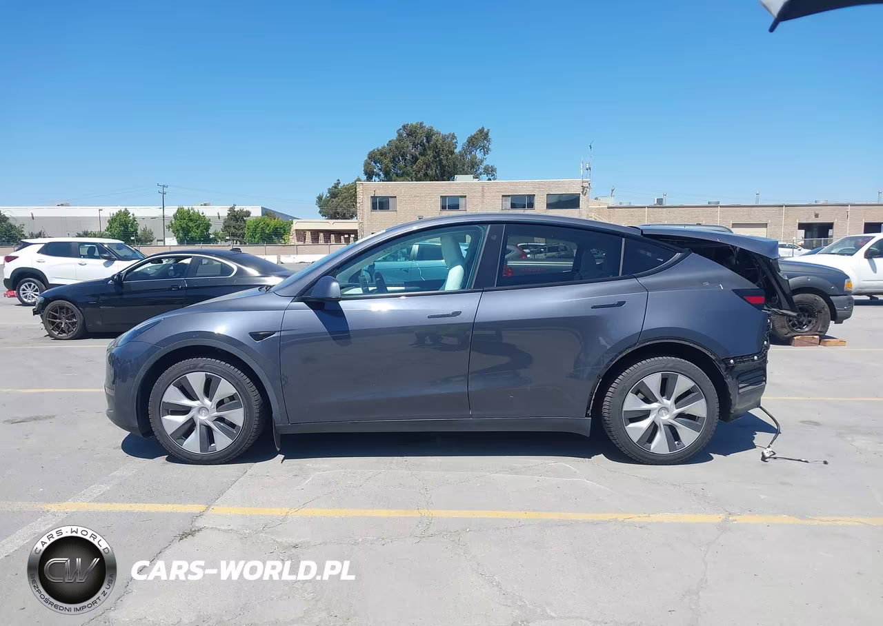2023 Tesla Model Y Awd-Long Range Dual Motor All-Wheel Drive VIN:7SAYGDEE5PF690093 - 14