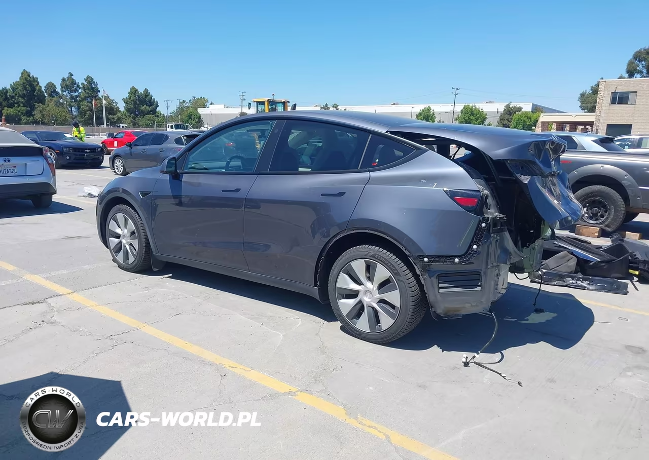 2023 Tesla Model Y Awd-Long Range Dual Motor All-Wheel Drive VIN:7SAYGDEE5PF690093 - 3