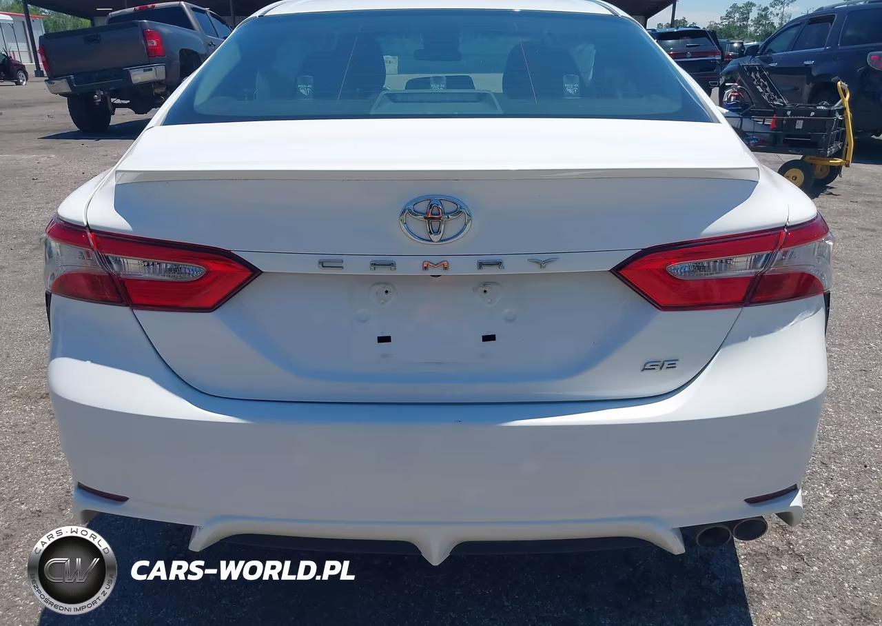 2018 Toyota Camry Se VIN:4T1B11HK8JU138814 - 16