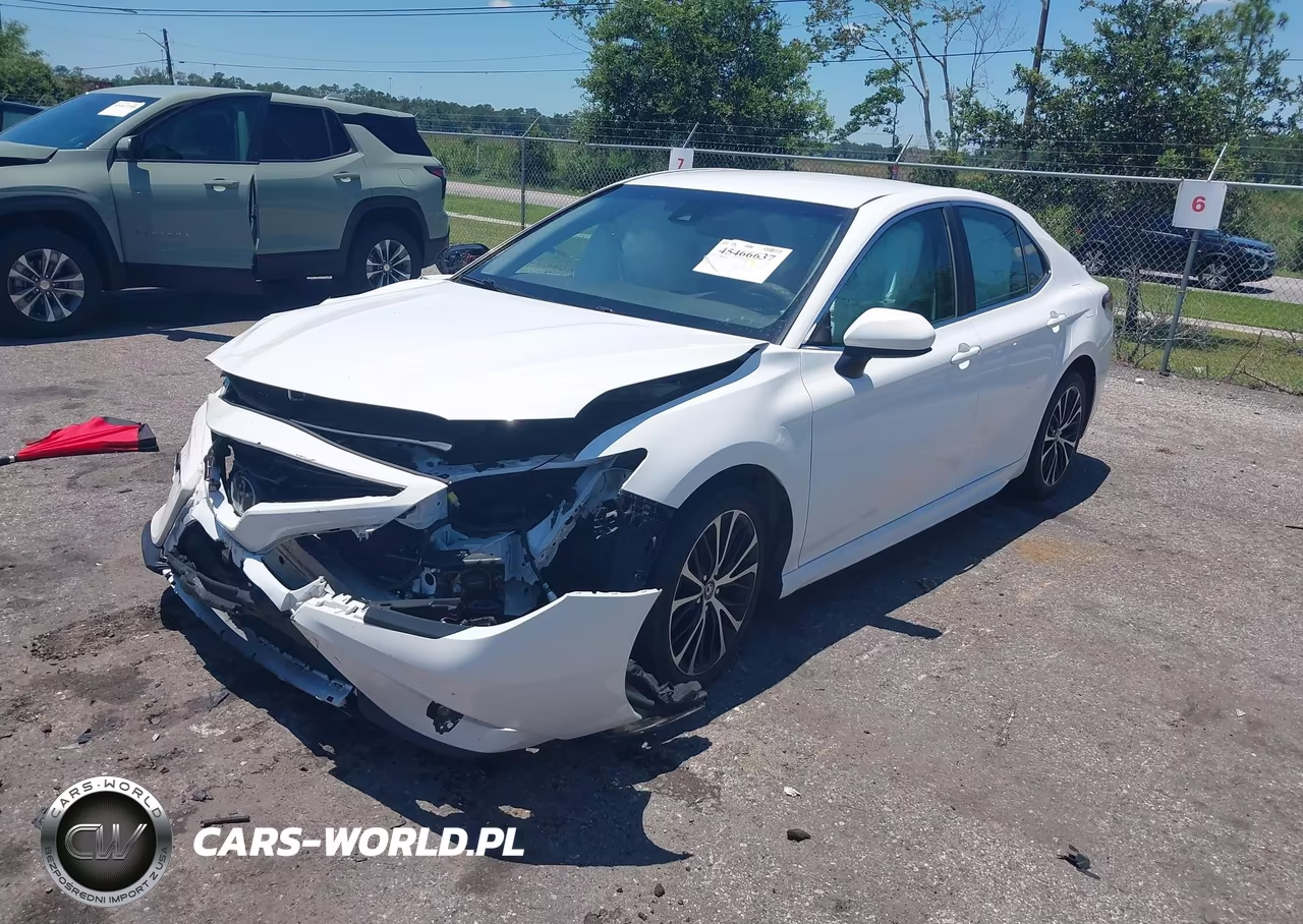 2018 Toyota Camry Se VIN:4T1B11HK8JU138814 - 2