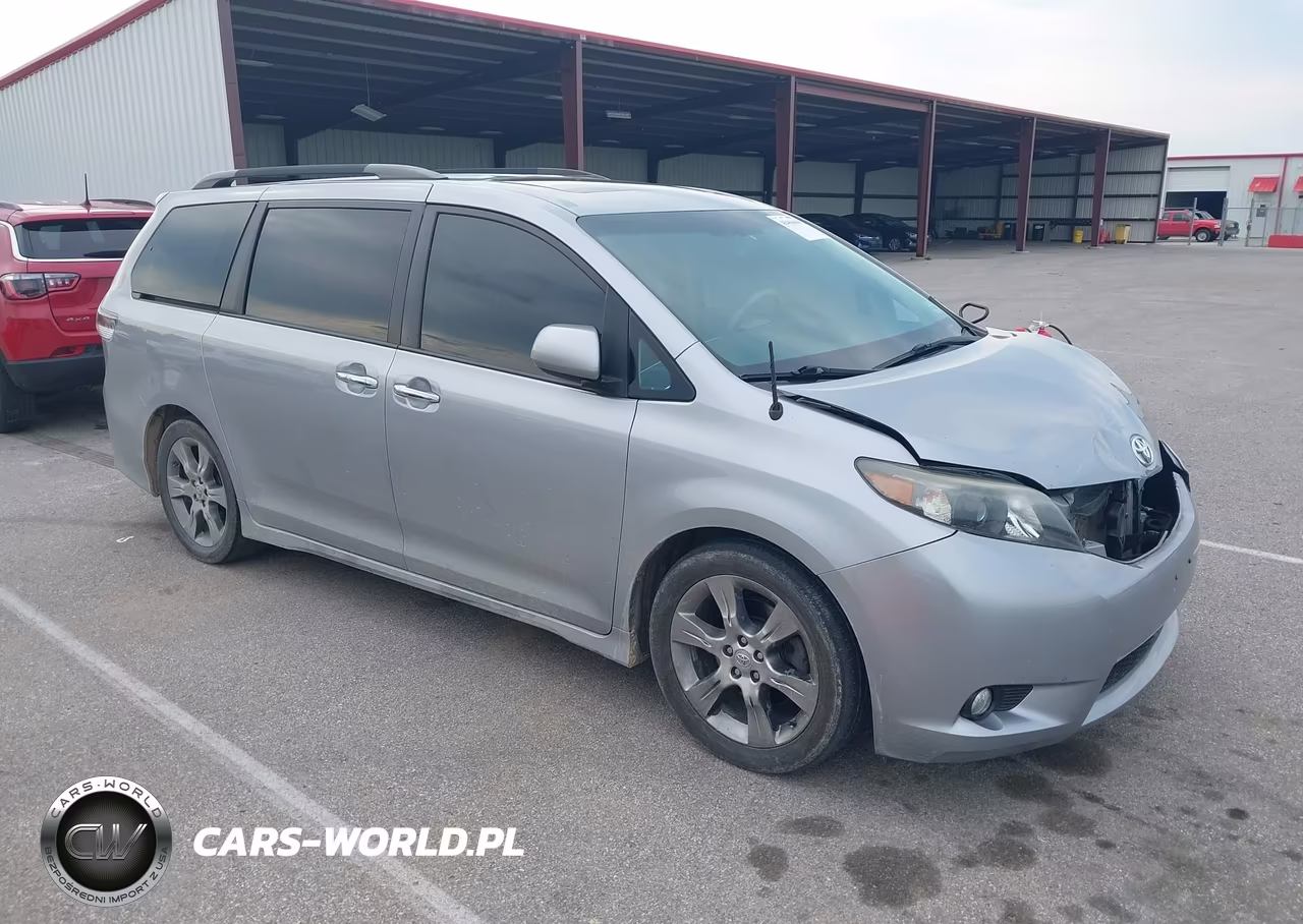 2013 Toyota Sienna Se 8 Passenger – zdjęcie 1 z 17