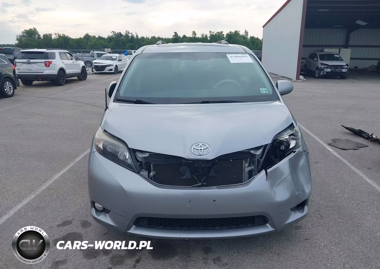 2013 Toyota Sienna Se 8 Passenger VIN:5TDXK3DC8DS328428 - 13