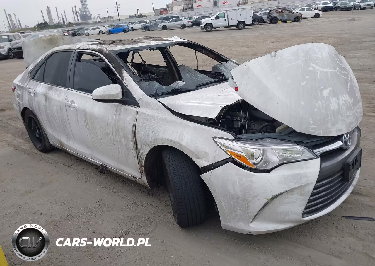 2015 Toyota Camry Le – zdjęcie 1 z 15