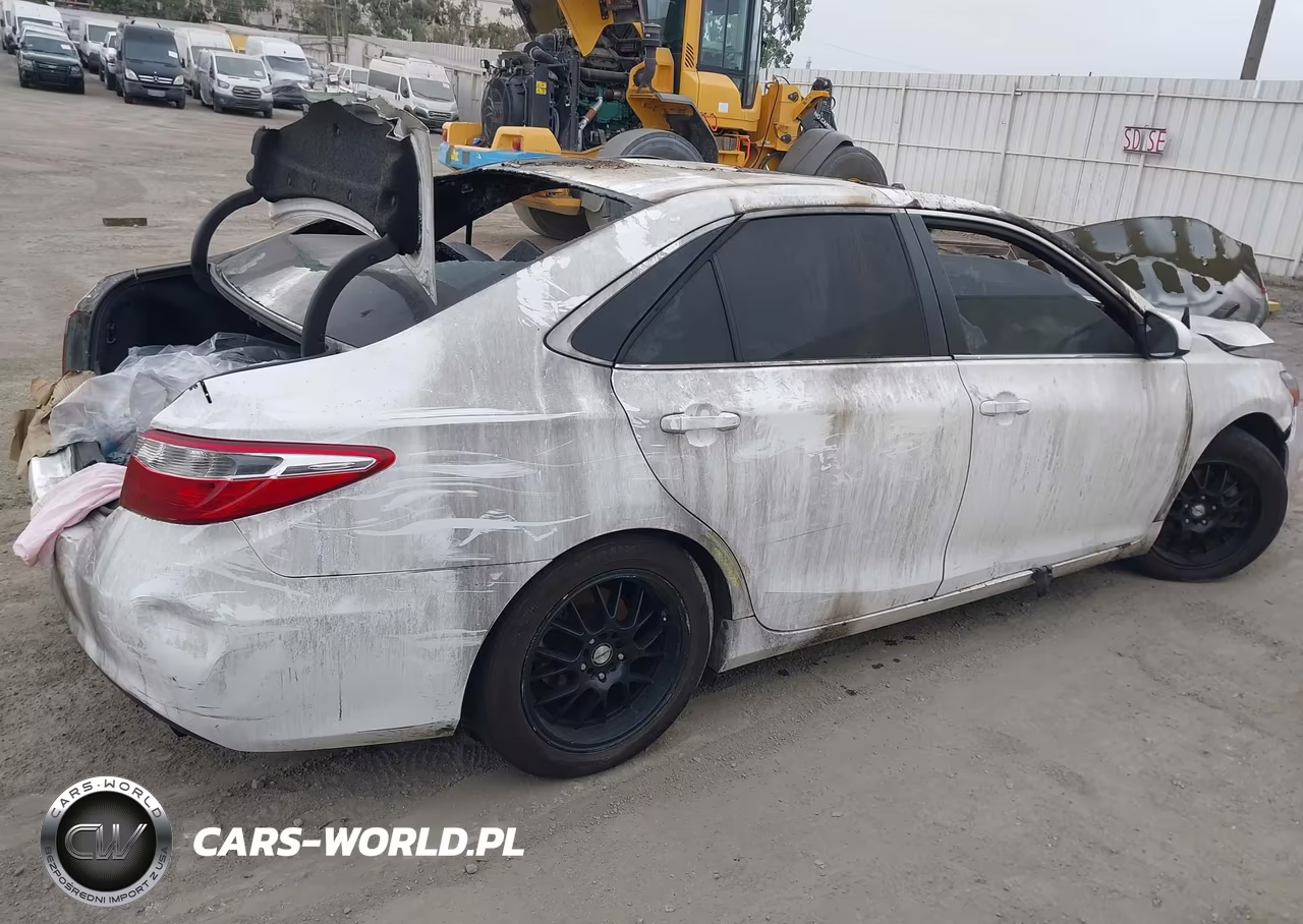 2015 Toyota Camry Le VIN:4T1BF1FKXFU932502 - 12