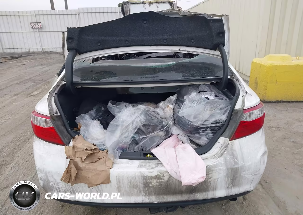 2015 Toyota Camry Le VIN:4T1BF1FKXFU932502 - 15