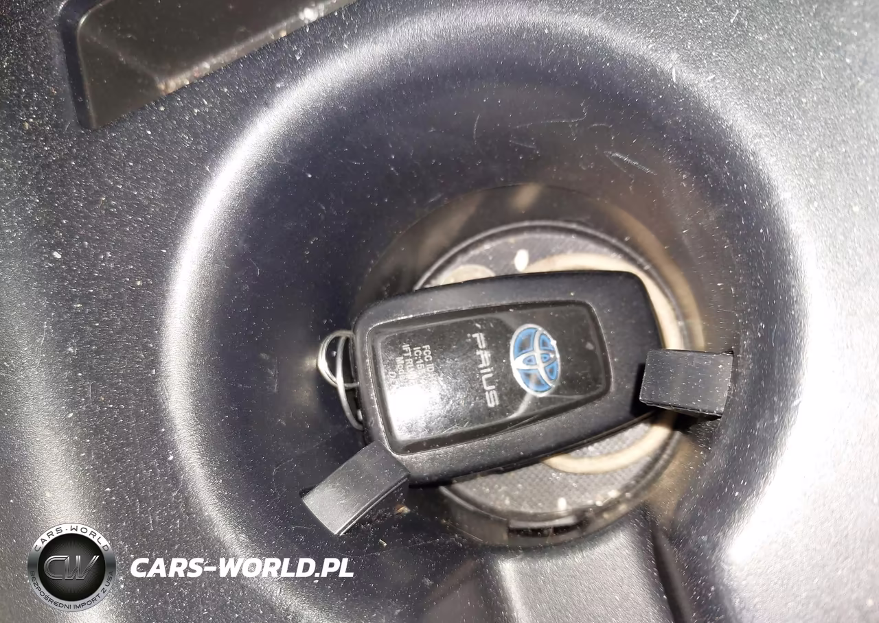 2019 Toyota Prius Le VIN:JTDL9RFU8K3009712 - 11