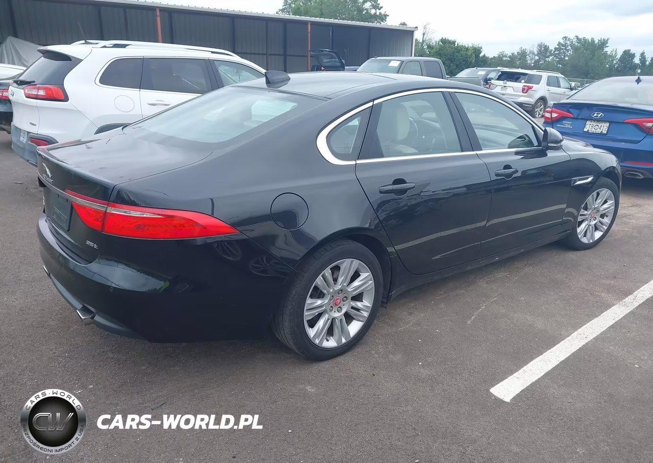 2016 Jaguar Xf 35T Premium VIN:SAJBD4BVXGCY07407 - 4