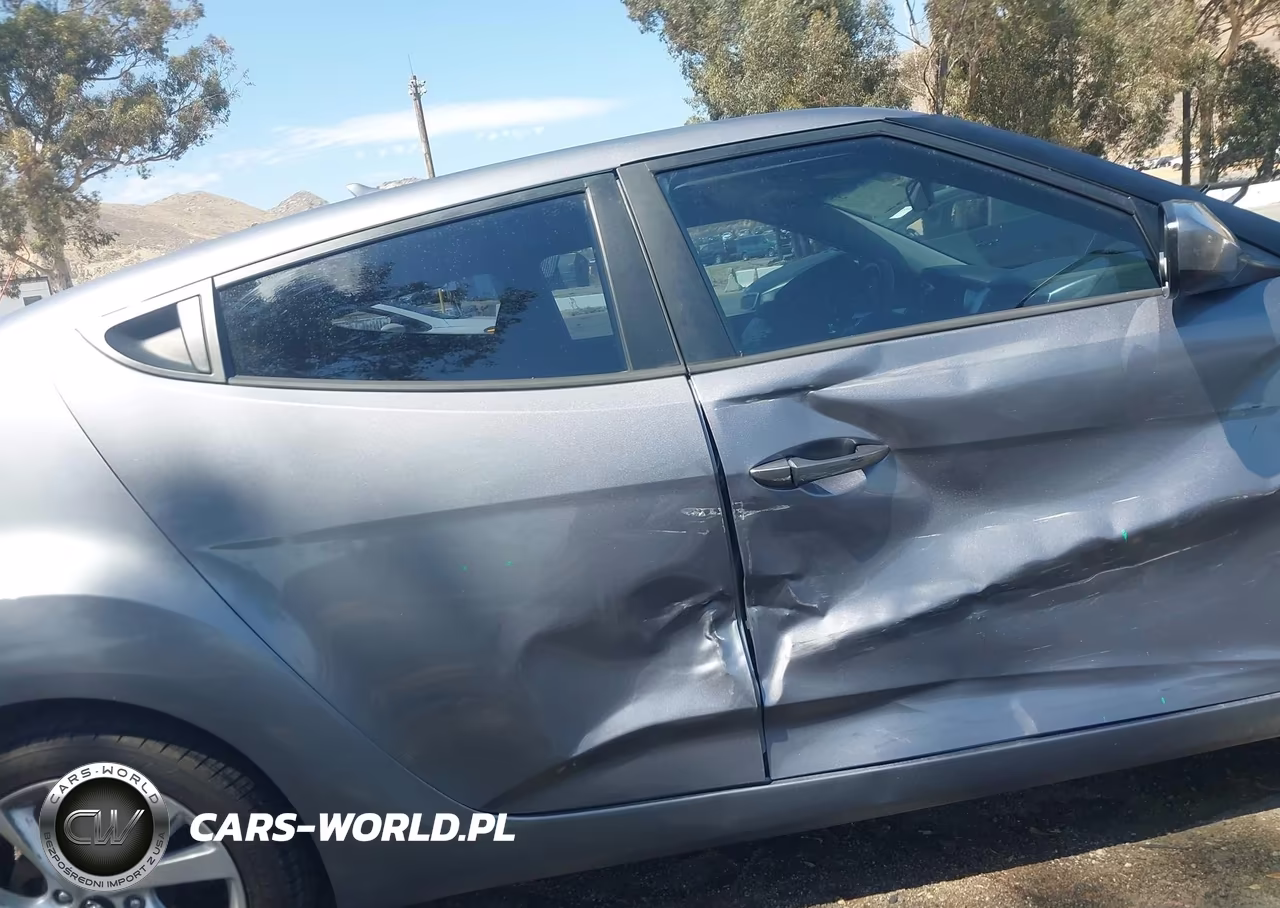 2016 Hyundai Veloster VIN:KMHTC6AD9GU265782 - 12