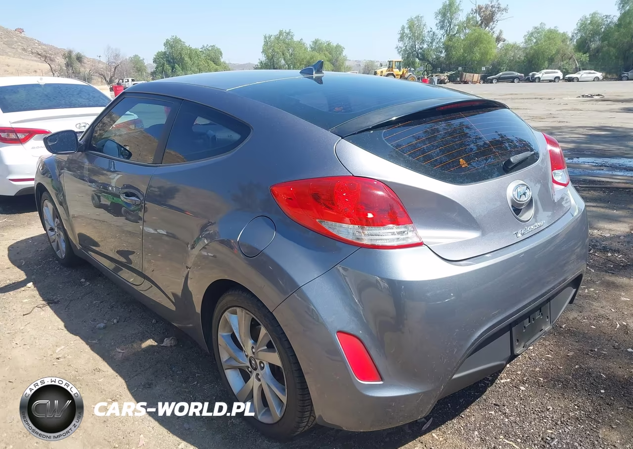 2016 Hyundai Veloster VIN:KMHTC6AD9GU265782 - 3
