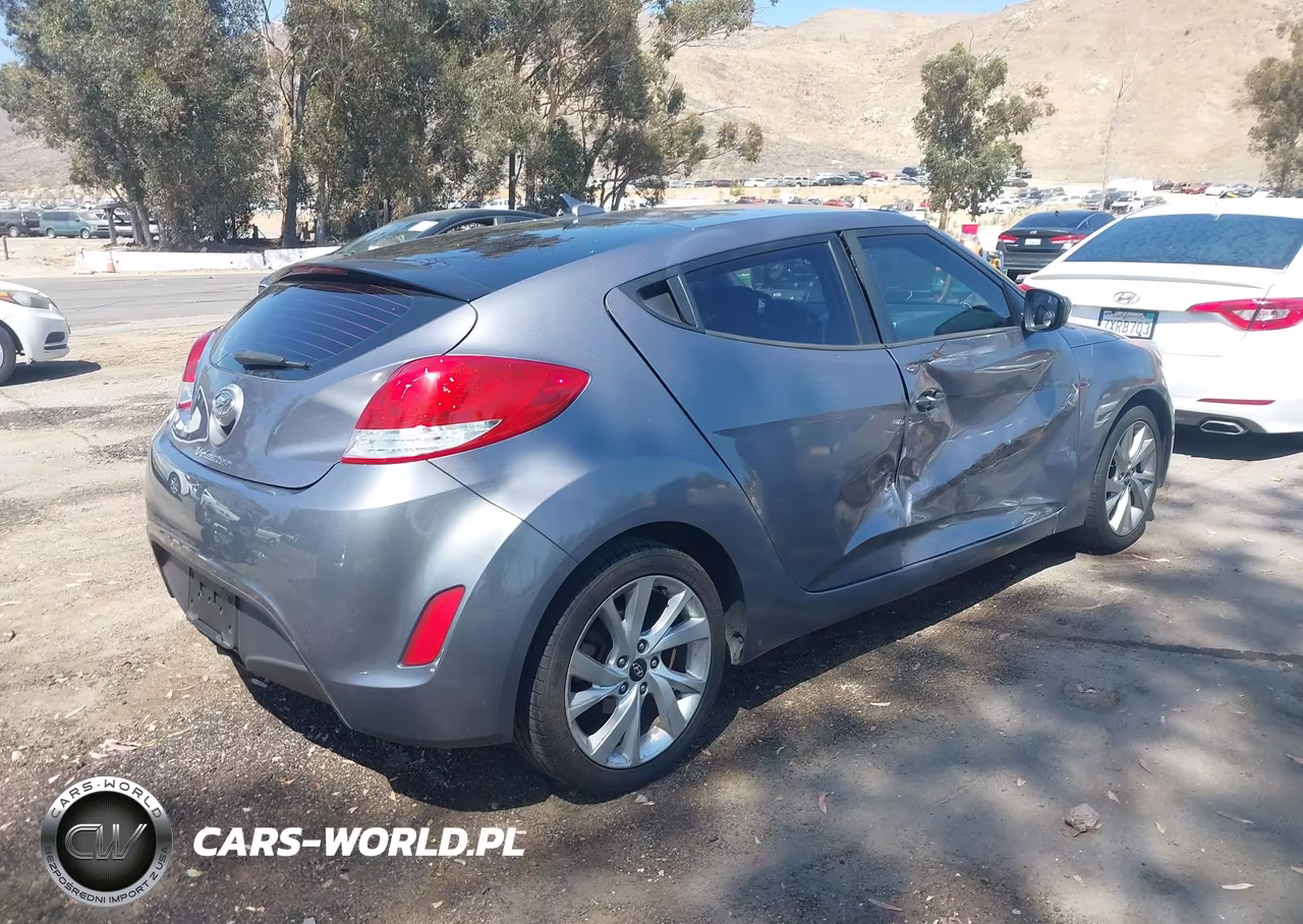 2016 Hyundai Veloster VIN:KMHTC6AD9GU265782 - 4