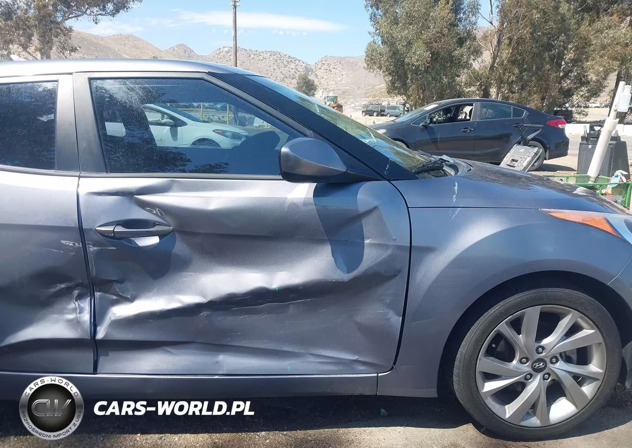 2016 Hyundai Veloster VIN:KMHTC6AD9GU265782 - 6