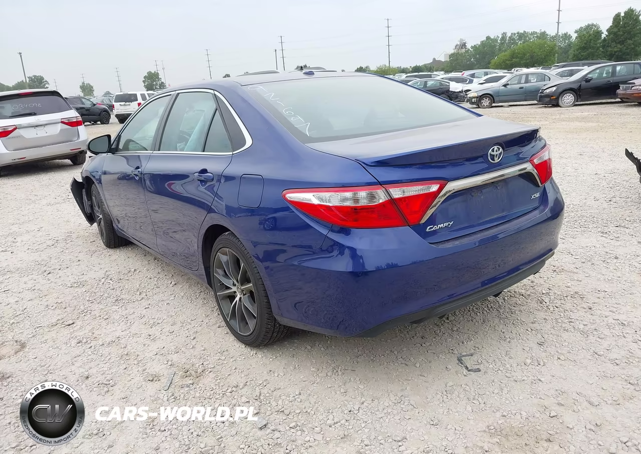 2015 Toyota Camry Xse VIN:4T1BF1FK3FU921647 - 3