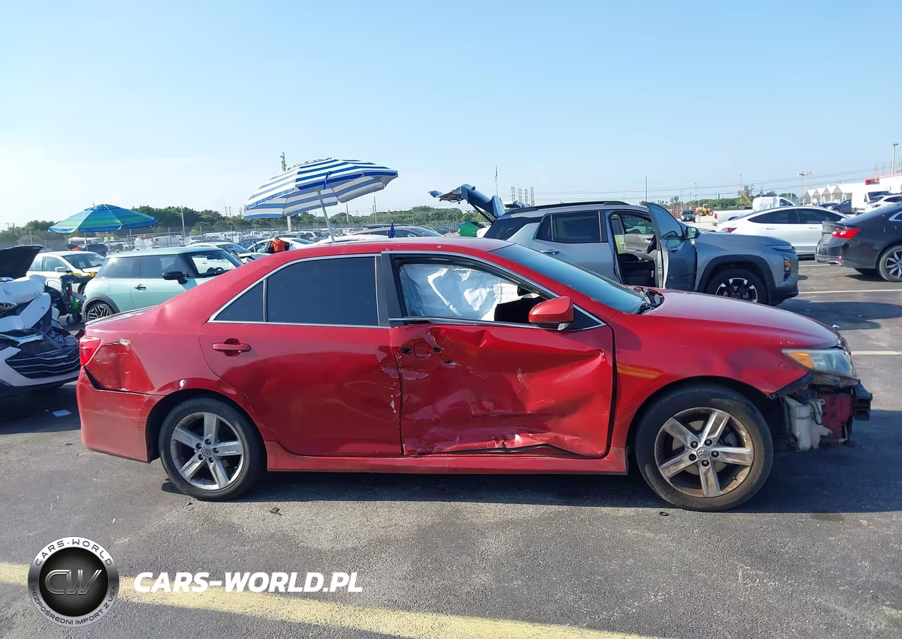 2014 Toyota Camry Se VIN:4T1BF1FK9EU842885 - 13