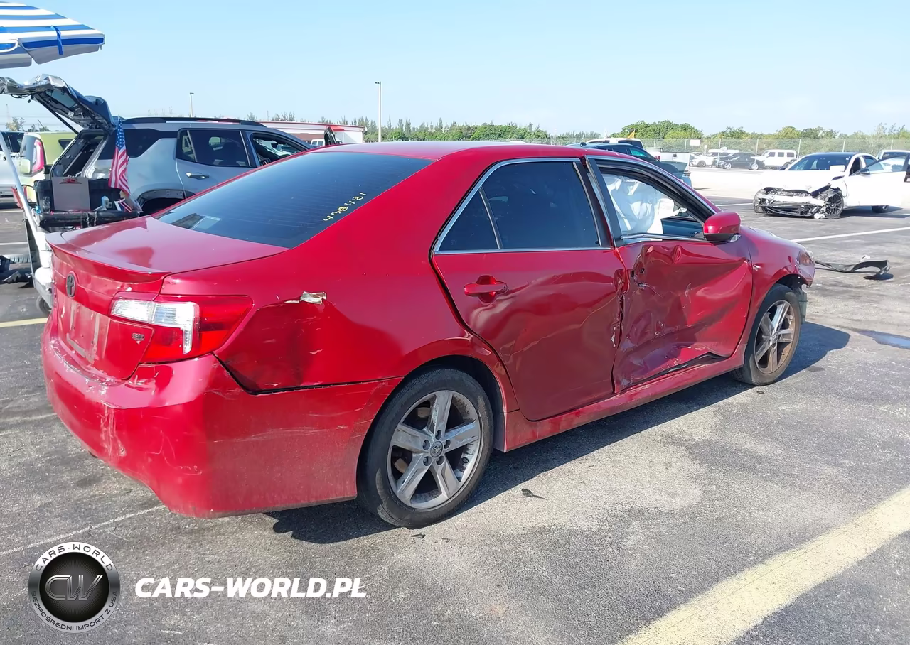 2014 Toyota Camry Se VIN:4T1BF1FK9EU842885 - 4