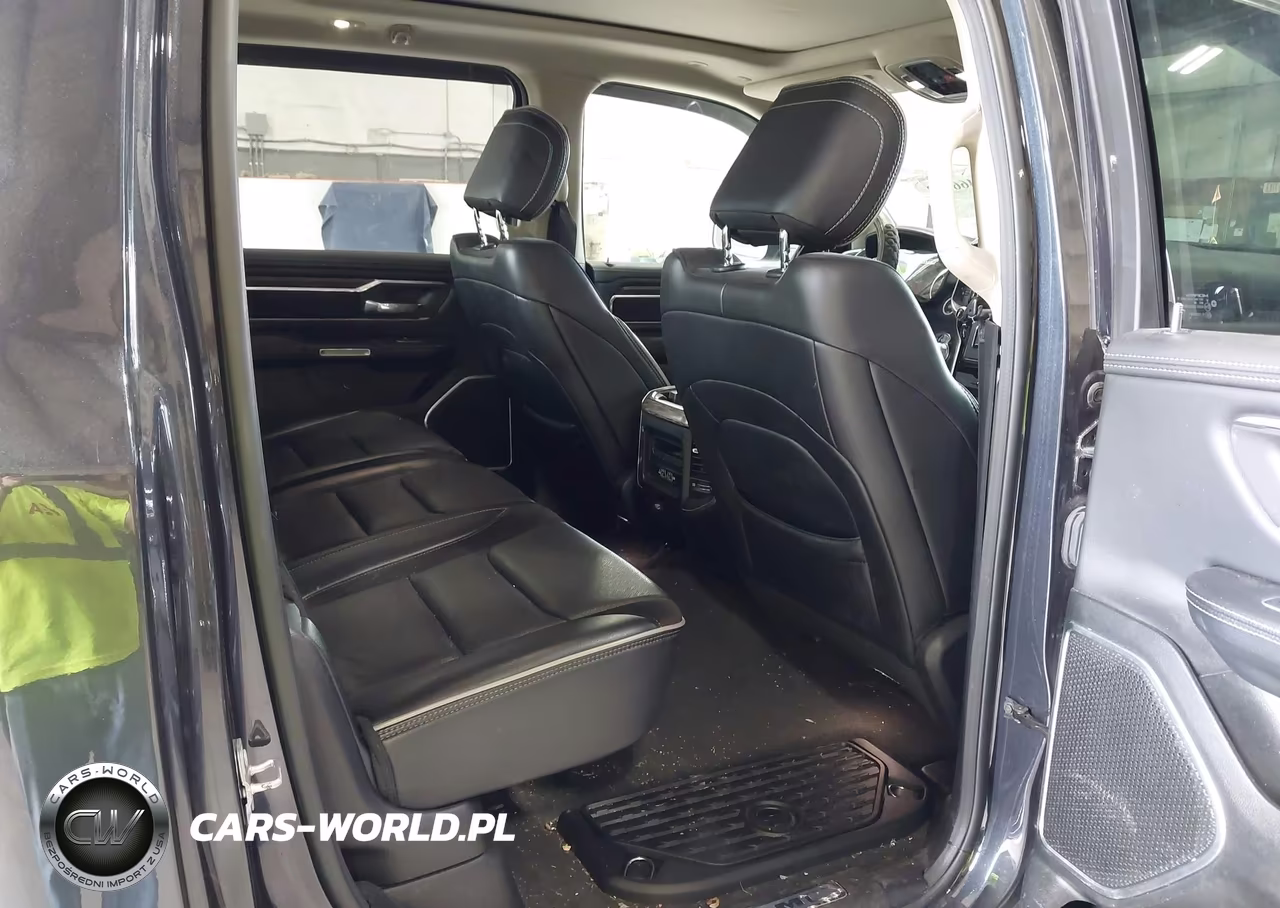 2020 Ram 1500 Laramie 4X4 5'7 Box VIN:1C6SRFJT5LN328913 - 8