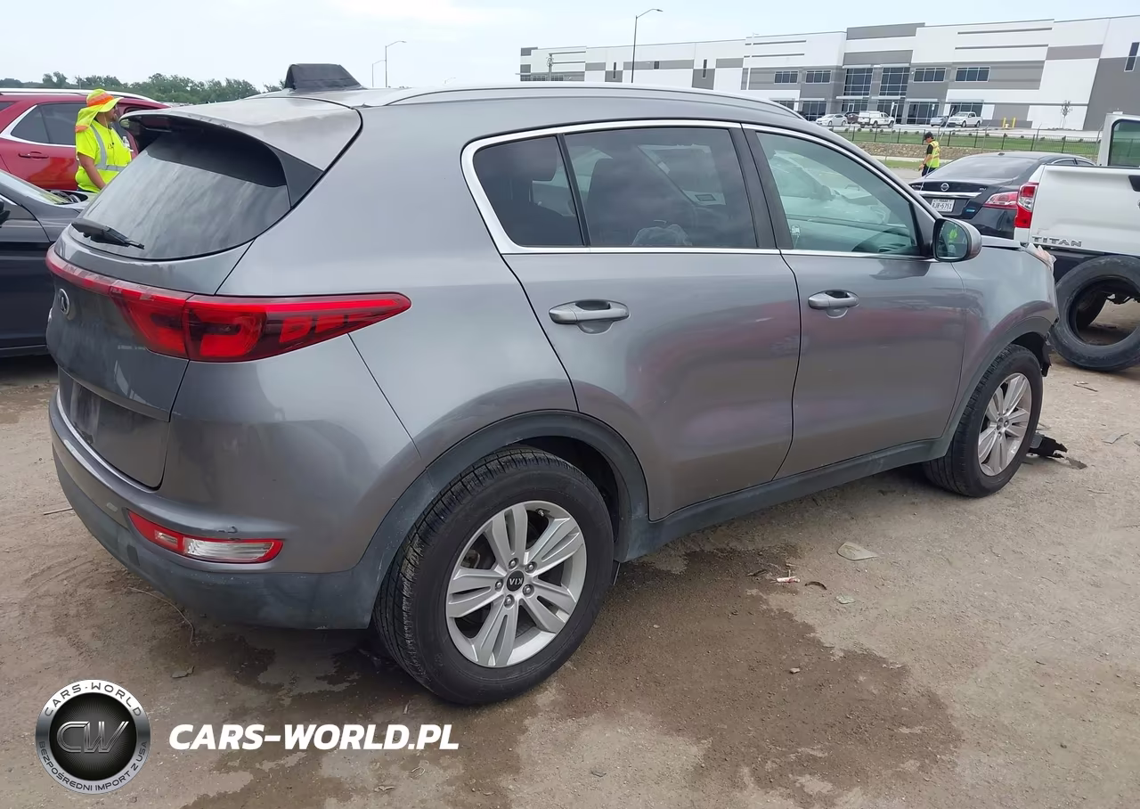2018 Kia Sportage Lx VIN:KNDPM3AC4J7431561 - 4