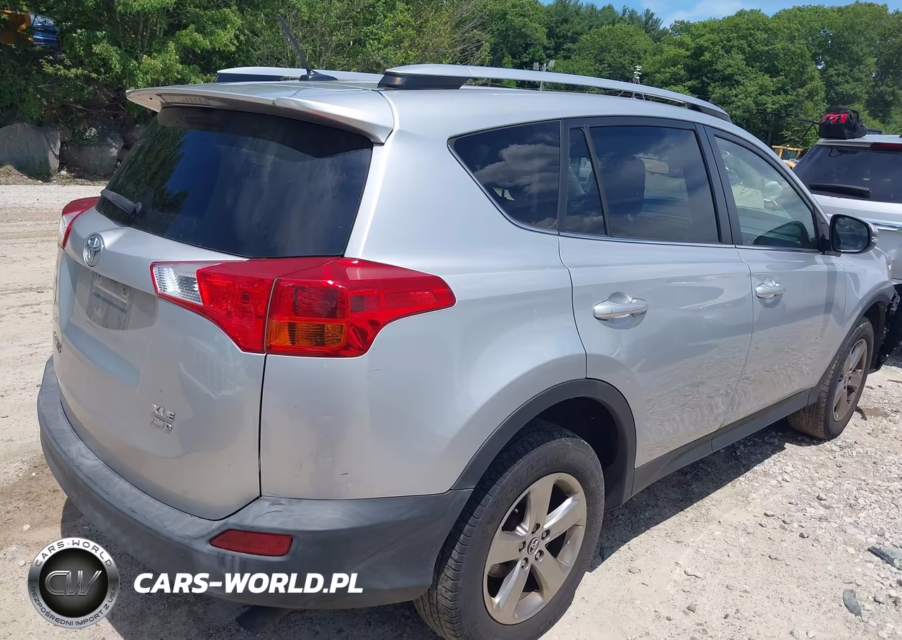 2015 Toyota Rav4 Xle VIN:JTMRFREV2FJ035110 - 4
