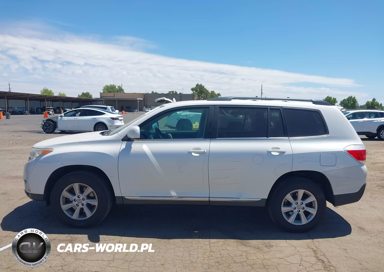 2011 Toyota Highlander Base V6 VIN:5TDZK3EH2BS039948 - 14