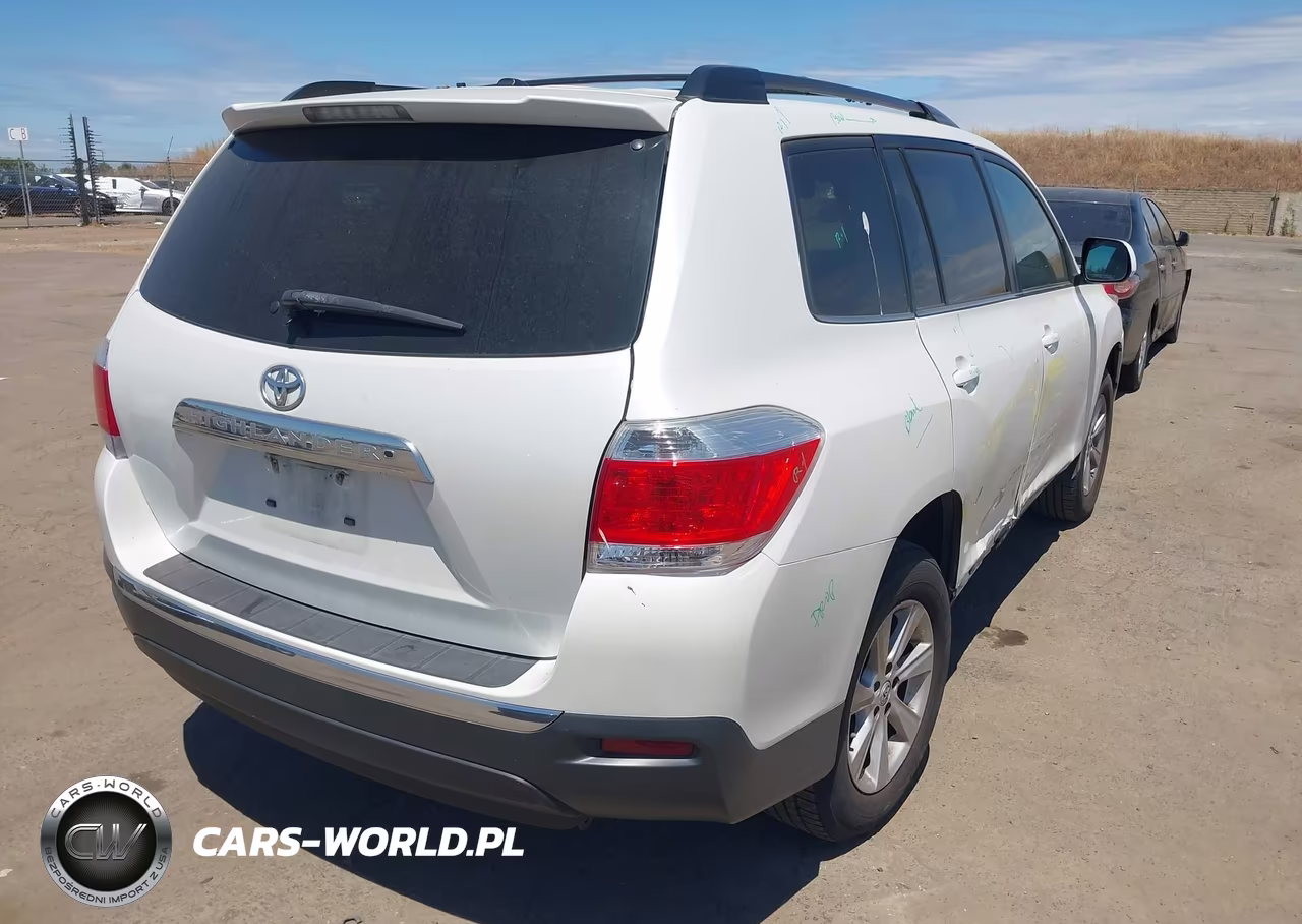 2011 Toyota Highlander Base V6 VIN:5TDZK3EH2BS039948 - 4