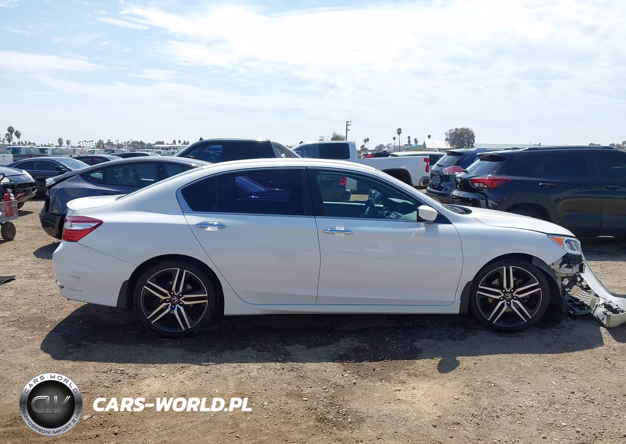 2017 Honda Accord Sport VIN:1HGCR2F56HA042262 - 14