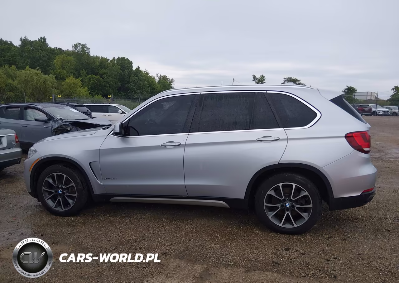 2015 BMW X5 xDrive50I VIN:5UXKR6C53F0J74709 - 14