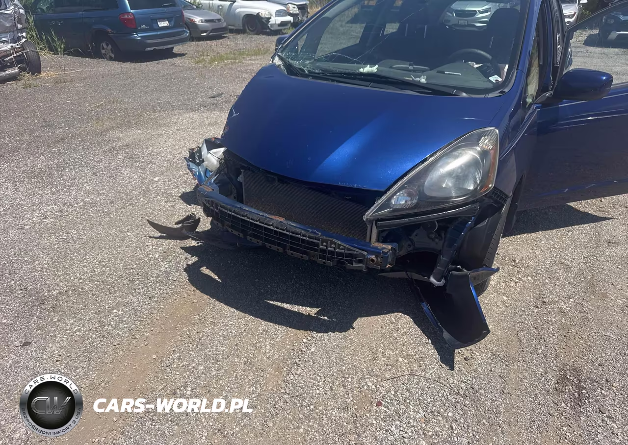 2013 Honda Fit Sport VIN:JHMGE8H50DC016989 - 6
