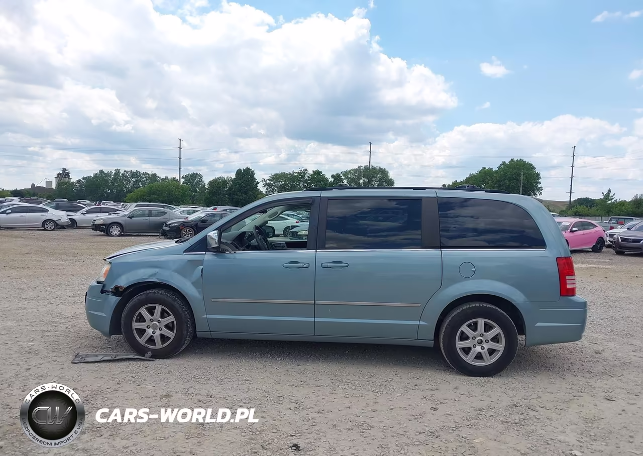 2010 Chrysler Town & Country Touring VIN:2A4RR5D11AR398270 - 14