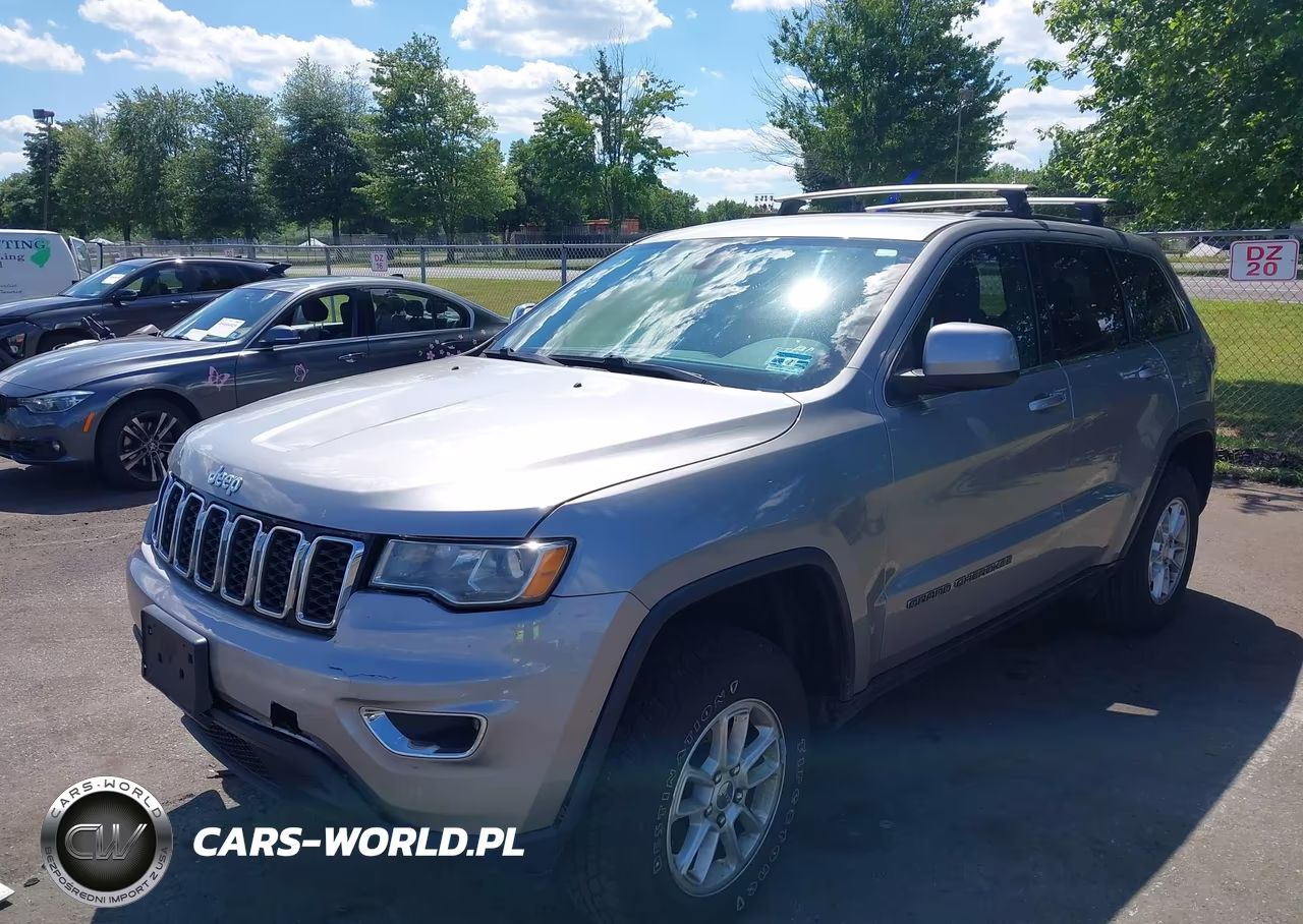 2018 Jeep Grand Cherokee Laredo 4X4 VIN:1C4RJFAGXJC276513 - 2