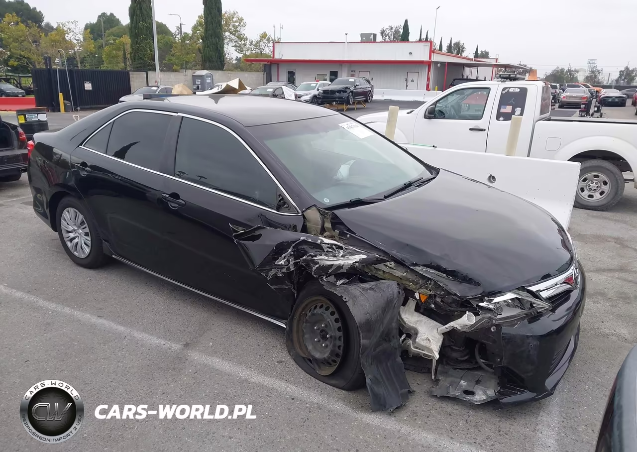 2012 Toyota Camry Le – zdjęcie 1 z 18