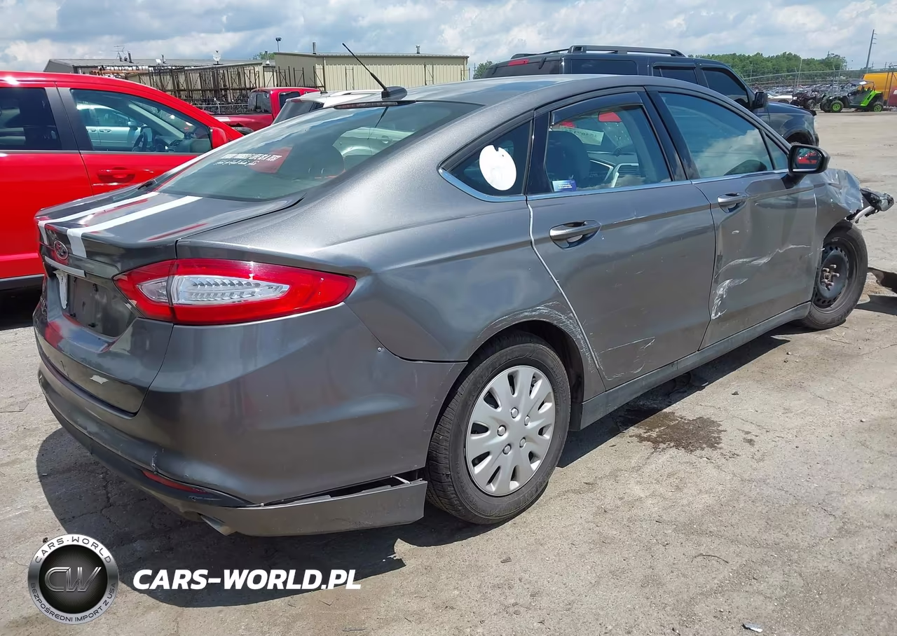 2014 Ford Fusion S VIN:3FA6P0G74ER118378 - 4